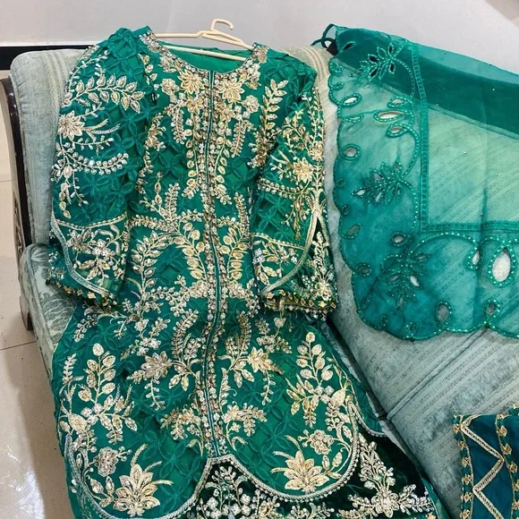 Pakistani Designer Maria.B Elegant Teal Embroidered Outfit size medium - Picture 2 of 3